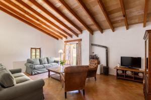 Μια τηλεόραση ή/και κέντρο ψυχαγωγίας στο Honor - Rustic villa for 16 people