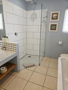 Koupelna v ubytování Stannards Guest Lodge 4 Star B&B, Knysna