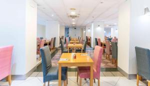 Palm Beach - Excel Hotels & Resorts餐厅或其他用餐的地方