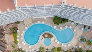 Palm Beach - Excel Hotels & Resorts内部或周边的泳池