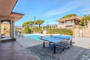 Bazén v ubytování Villa natura 20 km de las playas nebo v jeho okolí