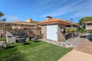 Zahrada ubytování Villa natura 20 km de las playas