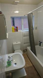 Fotografie z fotogalerie ubytování A private & beautiful bedroom with shared bathroom in the heart of Bournemouth v destinaci Bournemouth