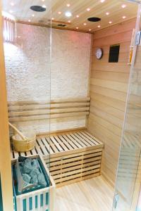 Fotografie z fotogalerie ubytování Capsule Springfield - Balnéo -Sauna - Billard v destinaci Douai + 31 fotografií