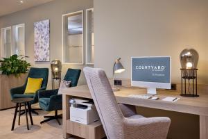 Posezení v ubytování Courtyard by Marriott Schwerin