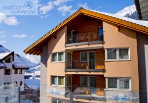 The building in which Az apartmant is located