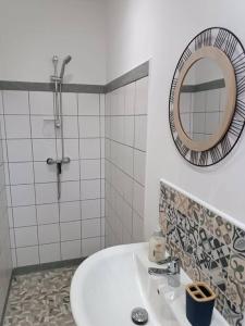 Koupelna v ubytování Tukusi Bungalow