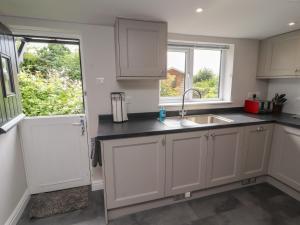 Galeriebild der Unterkunft Timekeeper's Cottage in Carnforth + 21 Fotos
