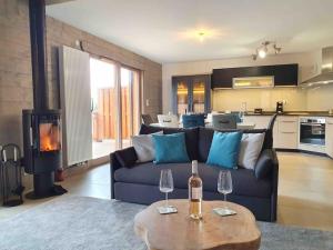 Dapur atau dapur kecil di Samoens - luxury 4 bedroom top floor apartment with spectacular views