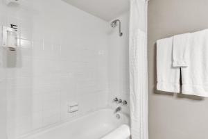 Littlefield Lofts, Hosted by Placemakr - 6th St的一间浴室