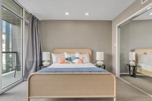 Littlefield Lofts, Hosted by Placemakr - 6th St客房内的一张或多张床位
