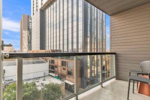 Littlefield Lofts, Hosted by Placemakr - 6th St的阳台或露台