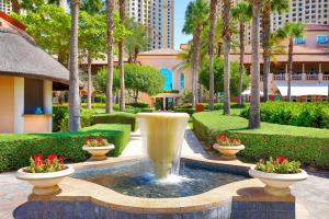 Zahrada ubytování The Ritz-Carlton, Dubai