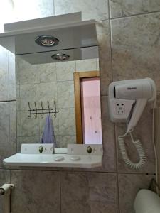 A bathroom at Apartman Fontana