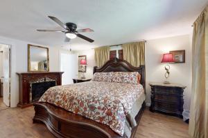 Gallery image of Bent Creek Estate in Asheville +33 photos