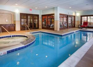 Bazén v ubytování Ascent Residence 207 nebo v jeho okolí