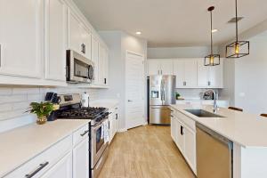 Gallery image of Serenity 195 in Buckeye +19 photos