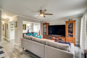 Gallery image of Walk to Beach, Fenced Patio Bay St Louis Getaway! in Bay Saint Louis