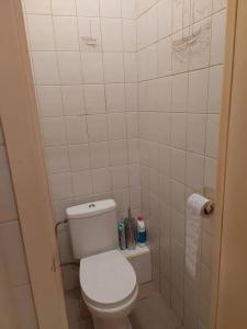 Ένα μπάνιο στο Charming Apartment in Haren, Brussels - 40 sqm of Comfort +4 φωτογραφίες