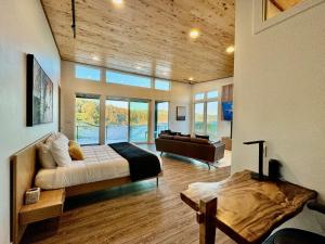 Gambar di galeri bagi The Cove at Port Orford - 5 Ocean Front Suites di Port Orford
