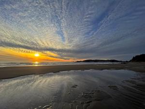 Gambar di galeri bagi The Cove at Port Orford - 5 Ocean Front Suites di Port Orford