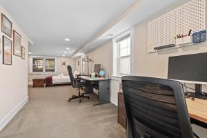 华盛顿Entire 3-BR Row House in Peaceful Kingman Park DC的相册照片