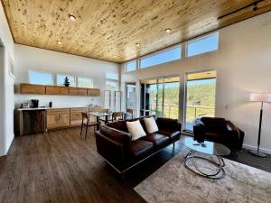 Gambar di galeri bagi The Cove at Port Orford - 5 Ocean Front Suites di Port Orford