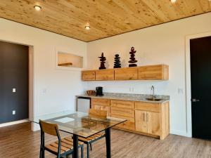 Gambar di galeri bagi The Cove at Port Orford - 5 Ocean Front Suites di Port Orford