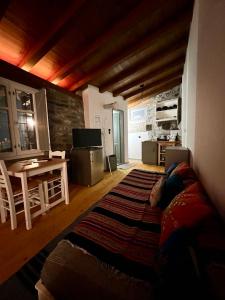 Kuchyň nebo kuchyňský kout v ubytování Mountain Serenity Cottage