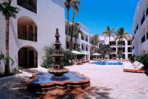 Bazén v ubytování Tropicana Los Cabos, Tapestry Collection by Hilton nebo v jeho okolí