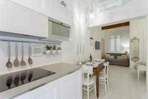 Ảnh trong thư viện ảnh của Elegante Appartamento a 2 passi dal Duomo ở Florence