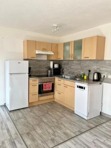Gallery image of Audi - Neckarsulm - Bad - Küche - Balkon - 4 Personen in Bad Friedrichshall +4 photos