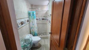 Koupelna v ubytování TRANSFER VIP HOSTEL