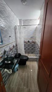 Koupelna v ubytování TRANSFER VIP HOSTEL
