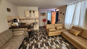 Posezení v ubytování TRANSFER VIP HOSTEL