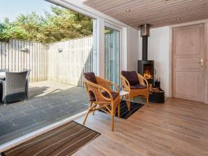 Posezení v ubytování 10 person holiday home in Harboøre-By Traum