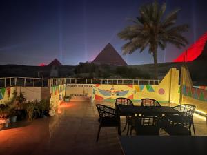 Foto dalla galleria di Pyramids Overlook Inn a Il Cairo