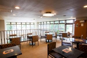 Seto Park Hotel tesisinde bir restoran veya yemek mekanı