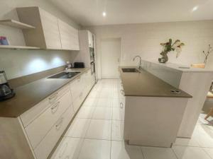 Φωτογραφία από το άλμπουμ του Gîte élégant avec climatisation, jardin et Wi-Fi près des Châteaux et Zoo de Beauval - FR-1-491-453 σε Thésée