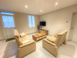 Φωτογραφία από το άλμπουμ του Gîte élégant avec climatisation, jardin et Wi-Fi près des Châteaux et Zoo de Beauval - FR-1-491-453 σε Thésée +21 φωτογραφίες