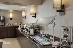 Η κουζίνα ή μικρή κουζίνα στο Residence Inn by Marriott Boulder