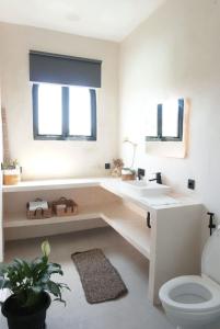 Koupelna v ubytování Stella Moon Villa Bali + 4 fotografie