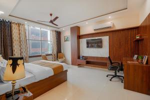 Postel nebo postele na pokoji v ubytování Hotel Devine Zirakpur Chandigarh
