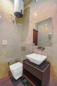 Koupelna v ubytování Hotel Devine Zirakpur Chandigarh