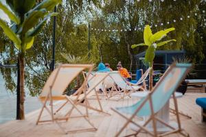 亚斯塔尔尼亚Przyczepa Coco Camp z klimatyzacją w Molo Surf的相册照片