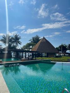 Bazén v ubytování Kai Bae Beach Resort Koh Chang nebo v jeho okolí