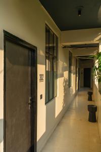 Foto sihtkohas New Delhi asuva majutusasutuse Minimalist One Hauz Khas Village galeriist