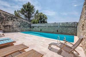Πισίνα στο ή κοντά στο Grand gîte de caractère 25 personnes piscine