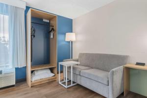 Spark by Hilton Colorado Springs I 25 Central客房内的一张或多张床位