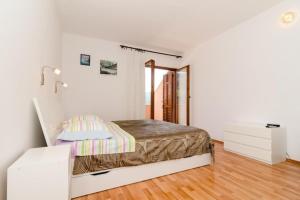 Gallery image of Apartments Bezek - Studio Apartment with Sea View in Trstenik